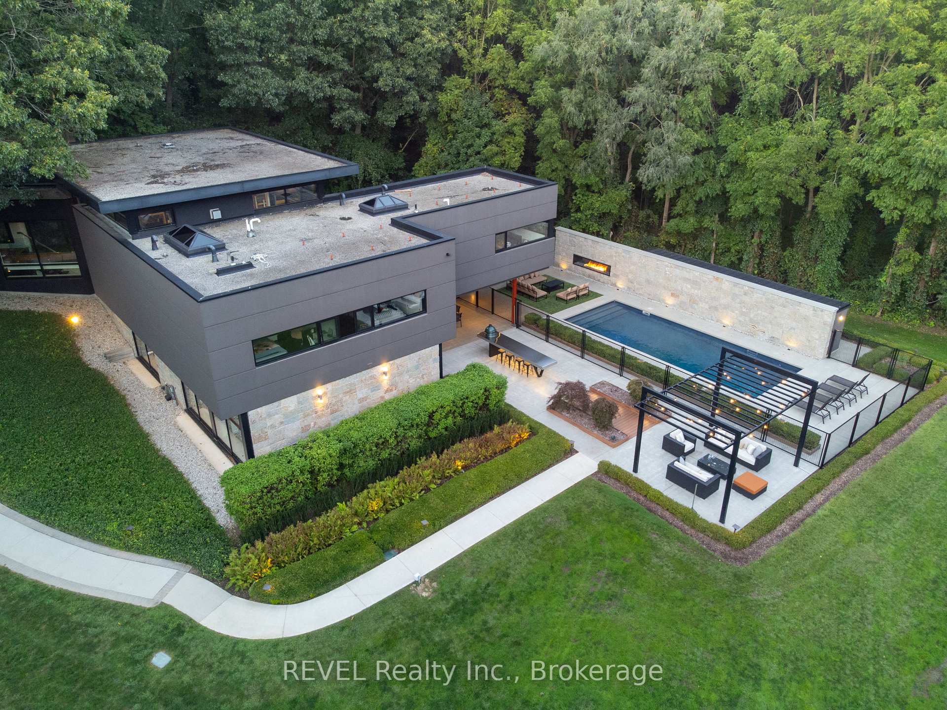 Photo 5 of 250 Canboro Road, Pelham, Fonthill — HOMEH