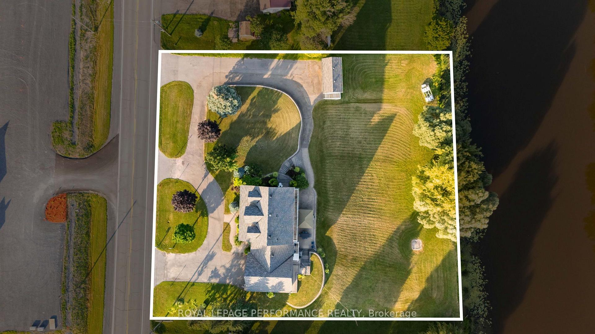 Photo 6 of 1436 Notre Dame Street, Russell, Russell Twp — HOMEH