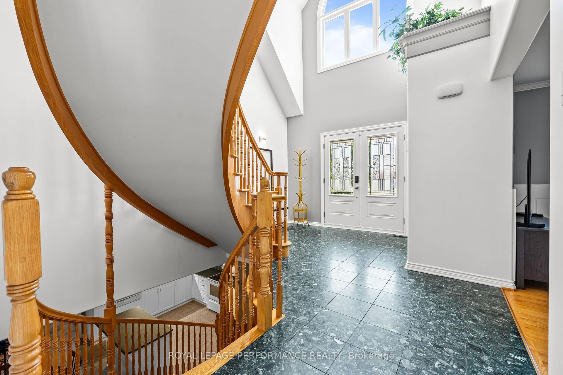 Photo 10 of 1436 Notre Dame Street, Russell, Russell Twp — HOMEH