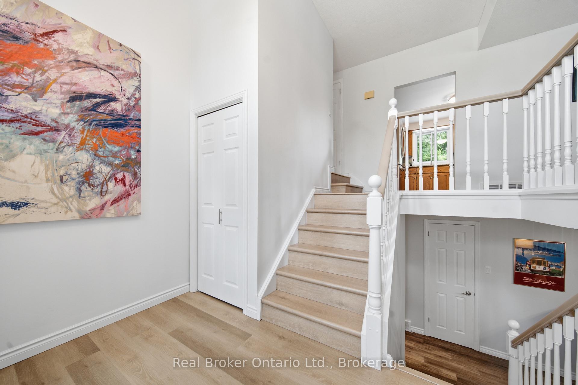 Photo 6 of 39 Wagoners Trail, Guelph, Kortright Hills — HOMEH