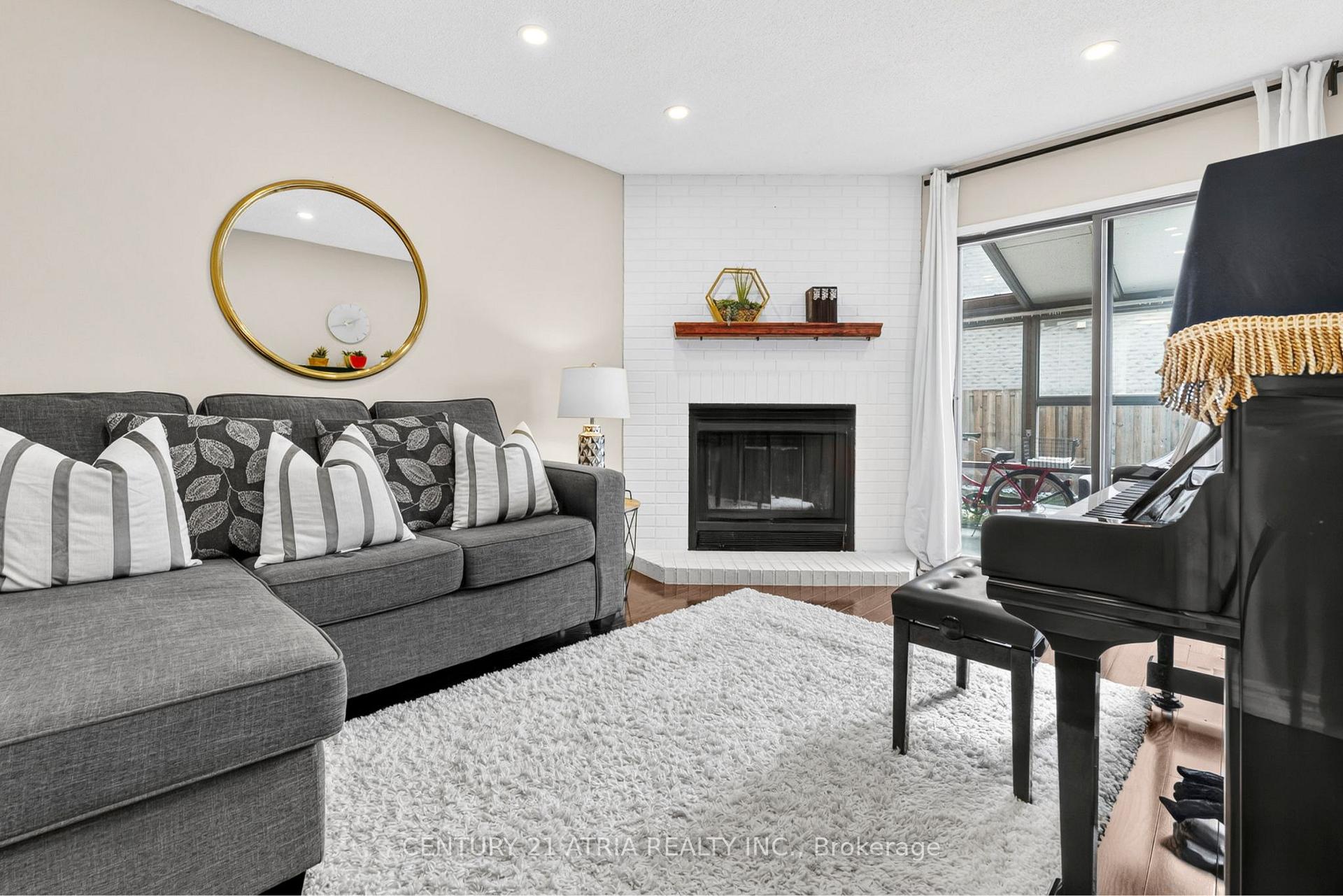 Photo 7 of 22 Ketchum Crescent, Markham, Middlefield — HOMEH