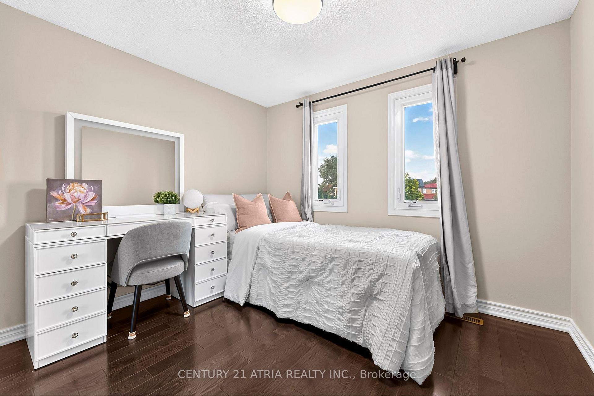 Photo 12 of 22 Ketchum Crescent, Markham, Middlefield — HOMEH