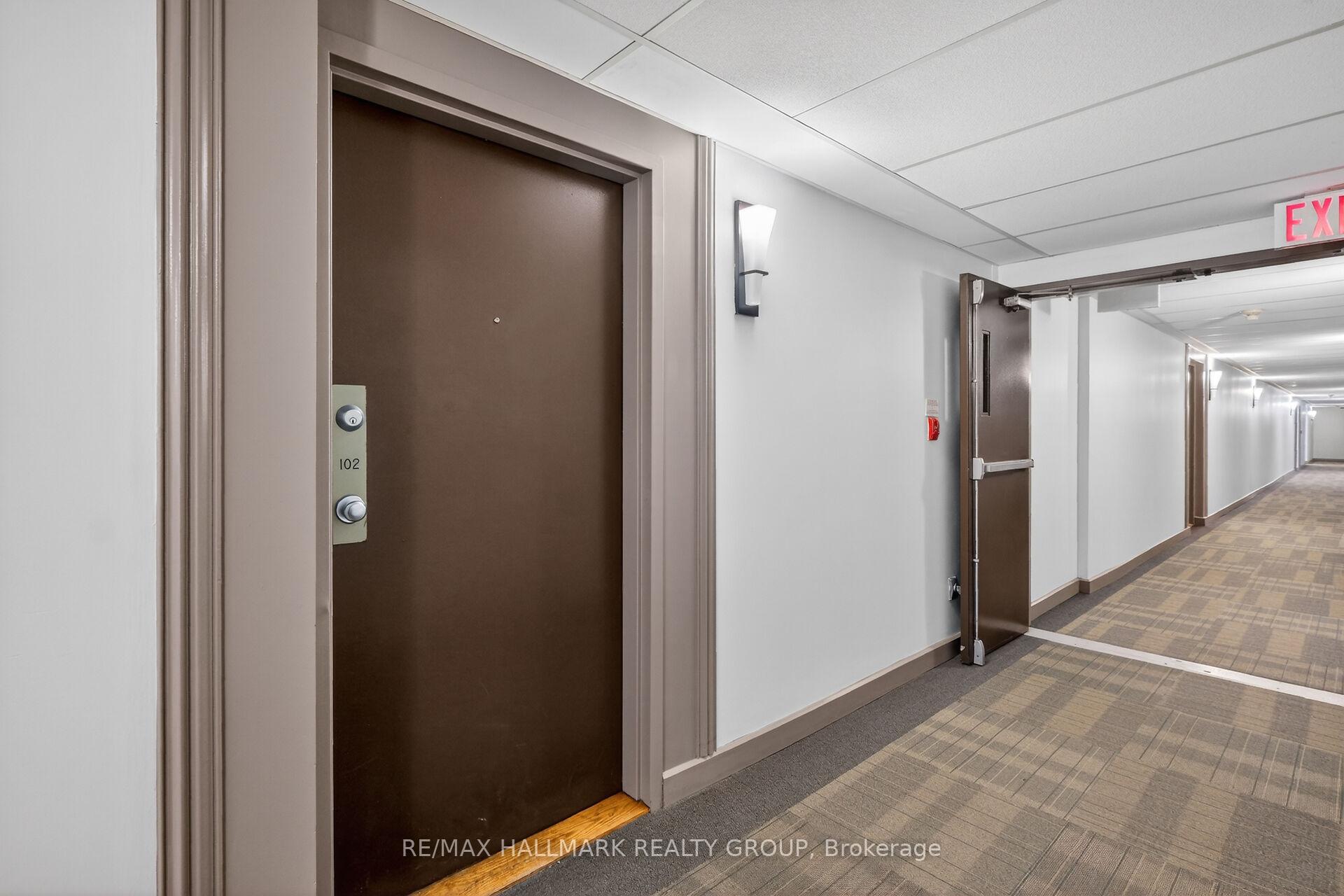 Photo 2 of Unit 102, 280 Brittany Drive, Ottawa, Viscount Alexander Park — HOMEH