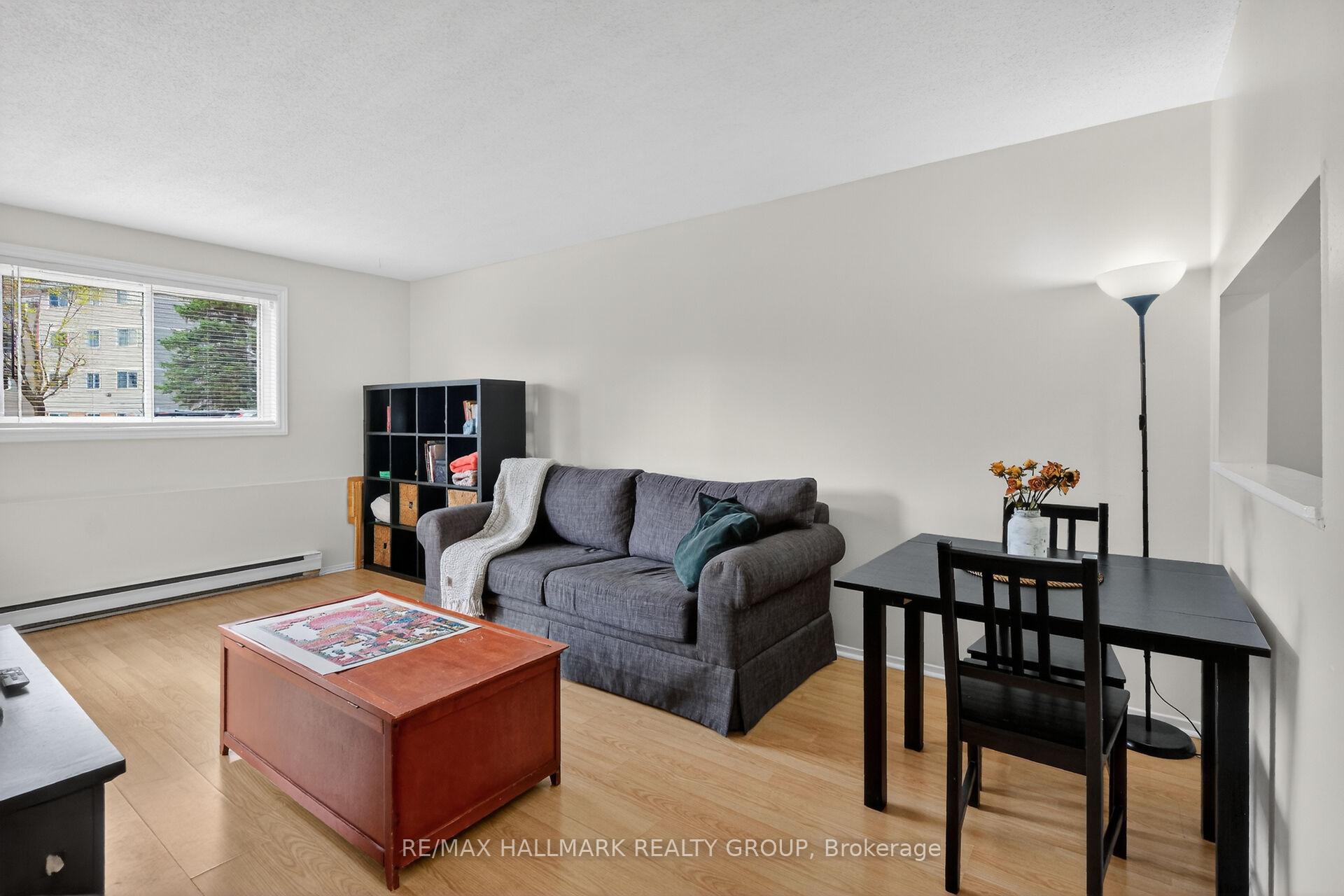 Photo 3 of Unit 102, 280 Brittany Drive, Ottawa, Viscount Alexander Park — HOMEH