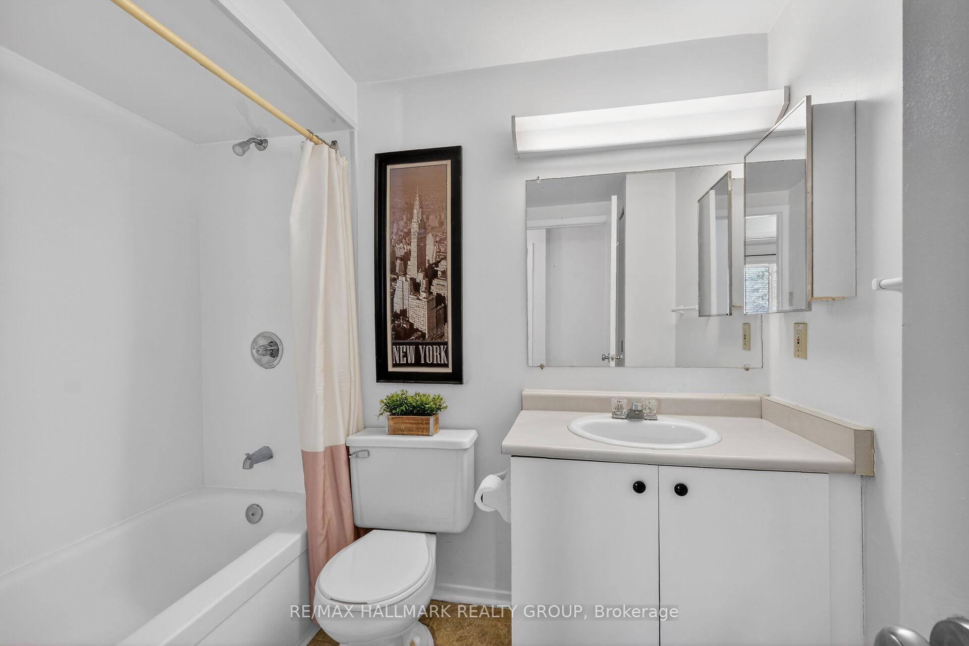 Photo 16 of Unit 102, 280 Brittany Drive, Ottawa, Viscount Alexander Park — HOMEH