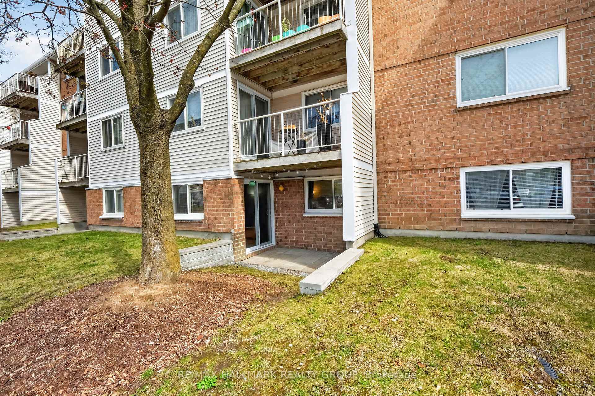 Photo 19 of Unit 102, 280 Brittany Drive, Ottawa, Viscount Alexander Park — HOMEH