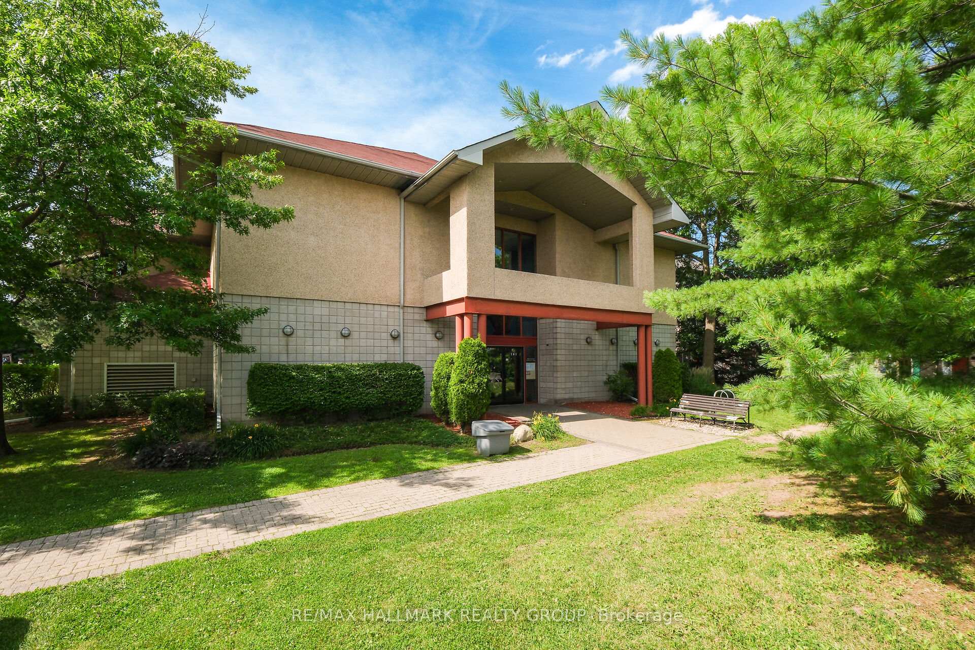 Photo 26 of Unit 102, 280 Brittany Drive, Ottawa, Viscount Alexander Park — HOMEH