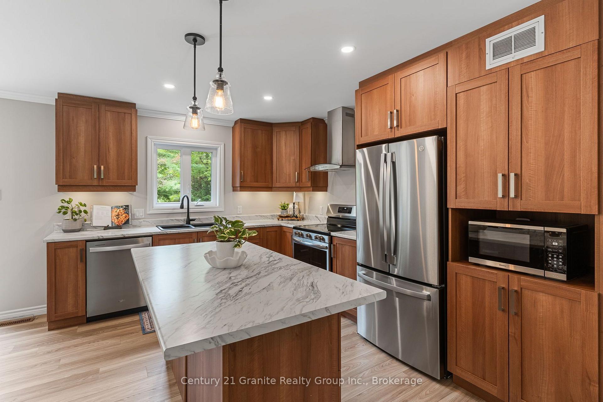 Photo 15 of 1097 Hawk Valley Road, Algonquin Highlands, Stanhope — HOMEH