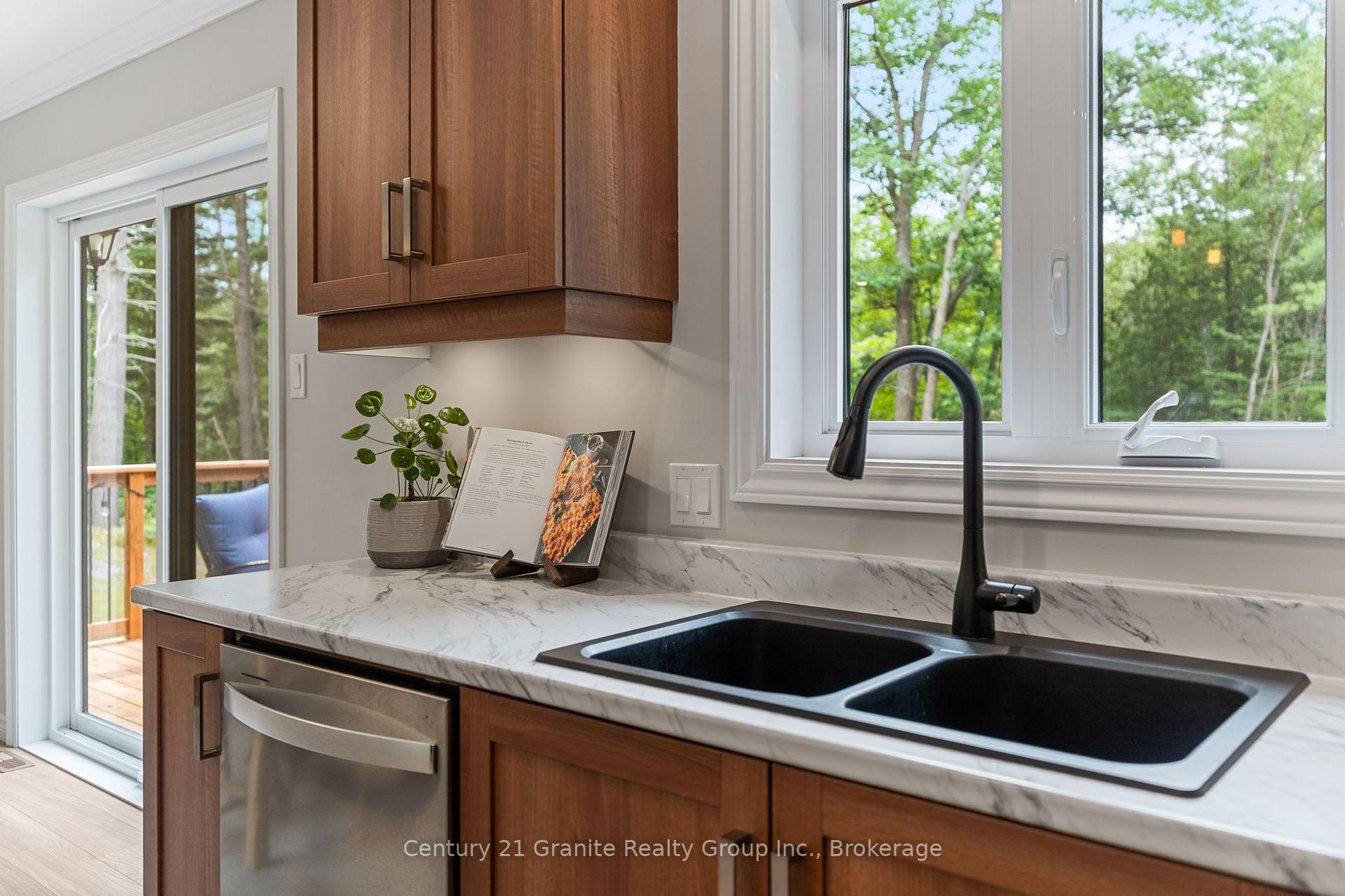 Photo 17 of 1097 Hawk Valley Road, Algonquin Highlands, Stanhope — HOMEH