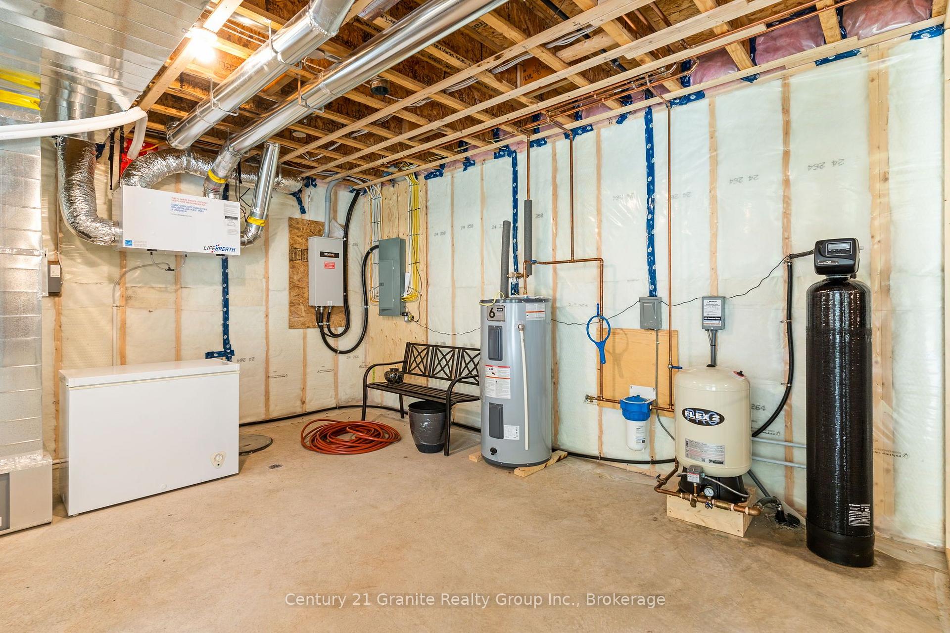 Photo 35 of 1097 Hawk Valley Road, Algonquin Highlands, Stanhope — HOMEH
