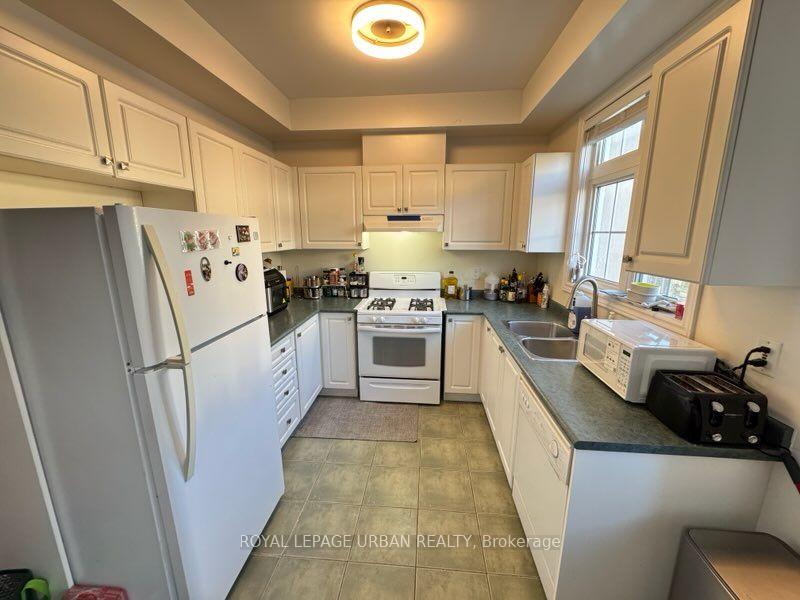 Photo 3 of Unit 47, 10 Post Oak Drive, Richmond Hill, Jefferson — HOMEH