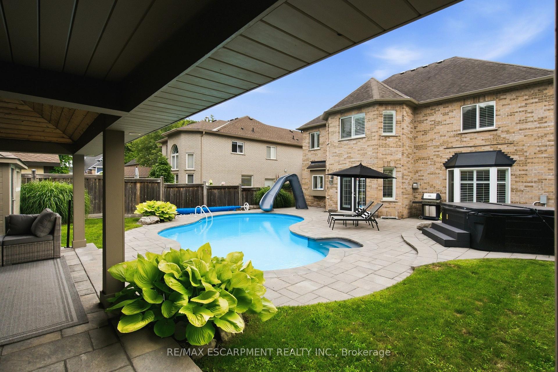 Photo 2 of 150 Davidson Boulevard, Hamilton, Dundas — HOMEH