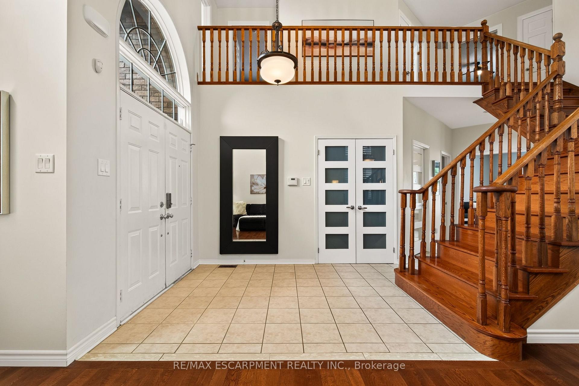 Photo 3 of 150 Davidson Boulevard, Hamilton, Dundas — HOMEH