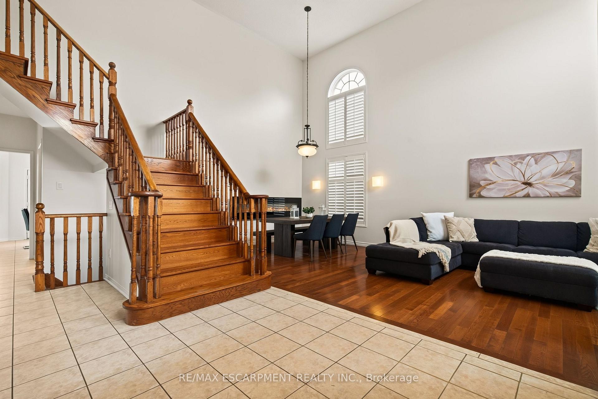 Photo 4 of 150 Davidson Boulevard, Hamilton, Dundas — HOMEH