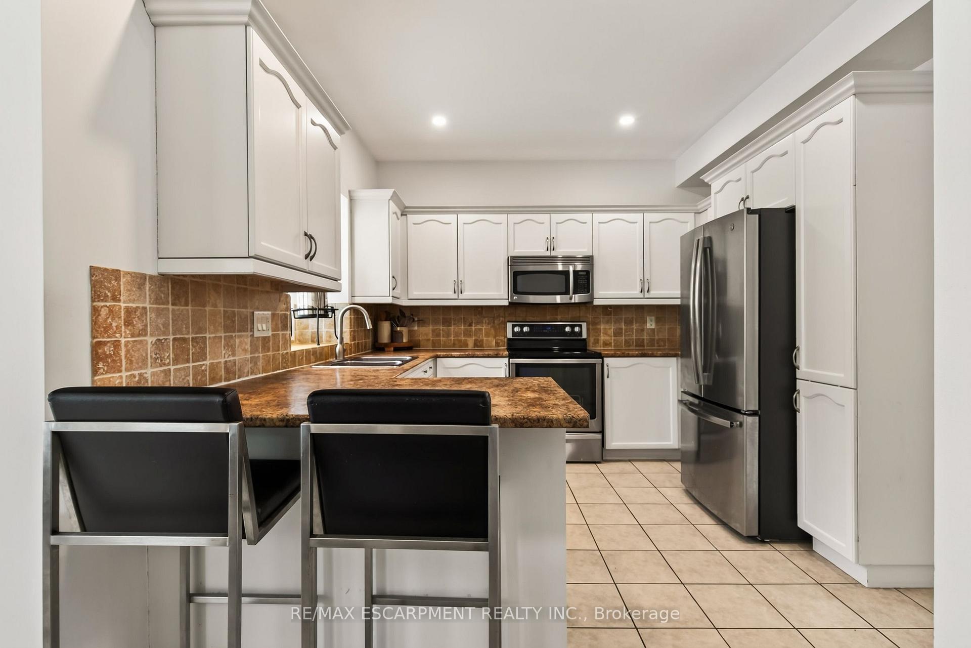 Photo 15 of 150 Davidson Boulevard, Hamilton, Dundas — HOMEH