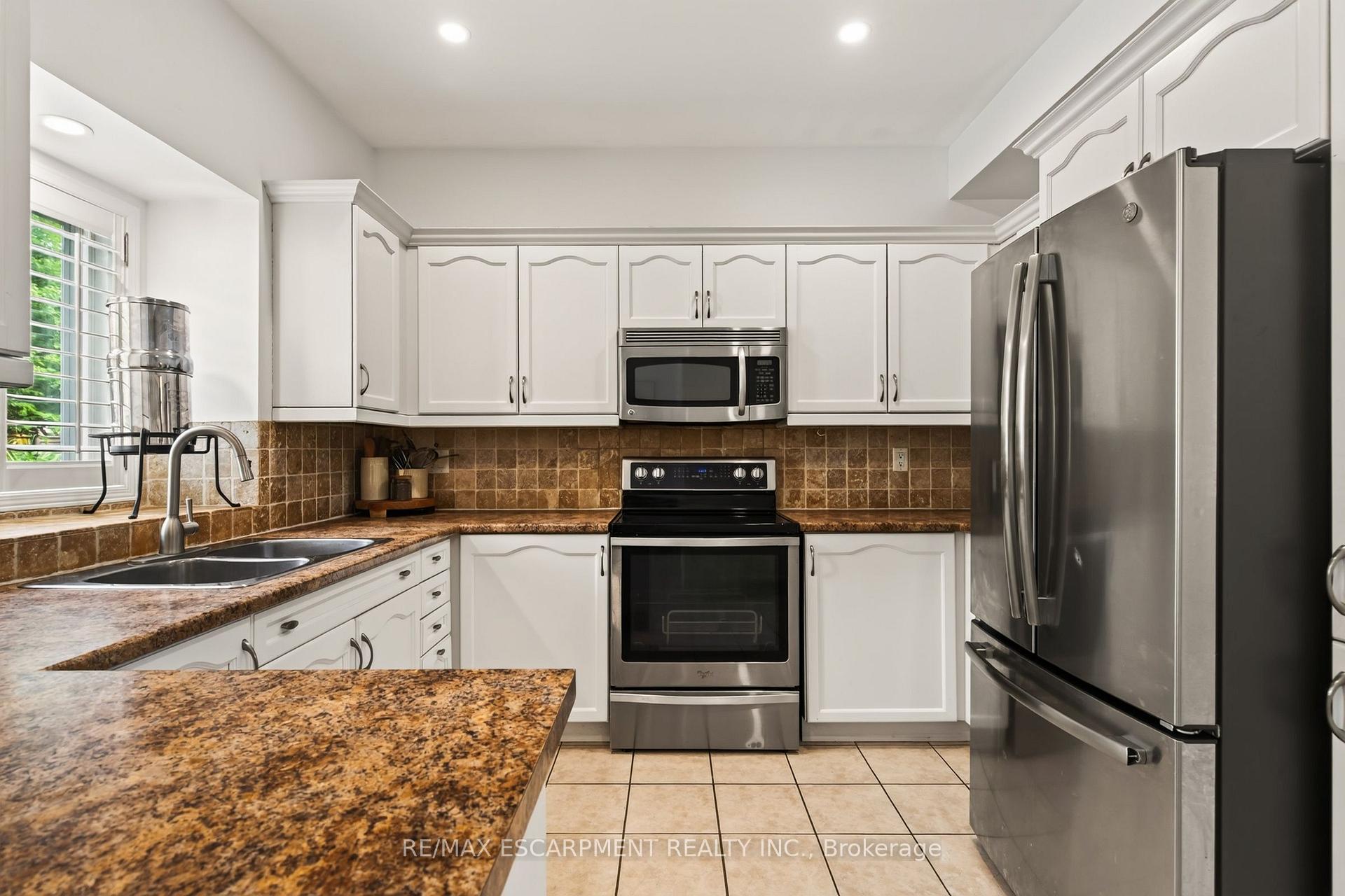 Photo 16 of 150 Davidson Boulevard, Hamilton, Dundas — HOMEH