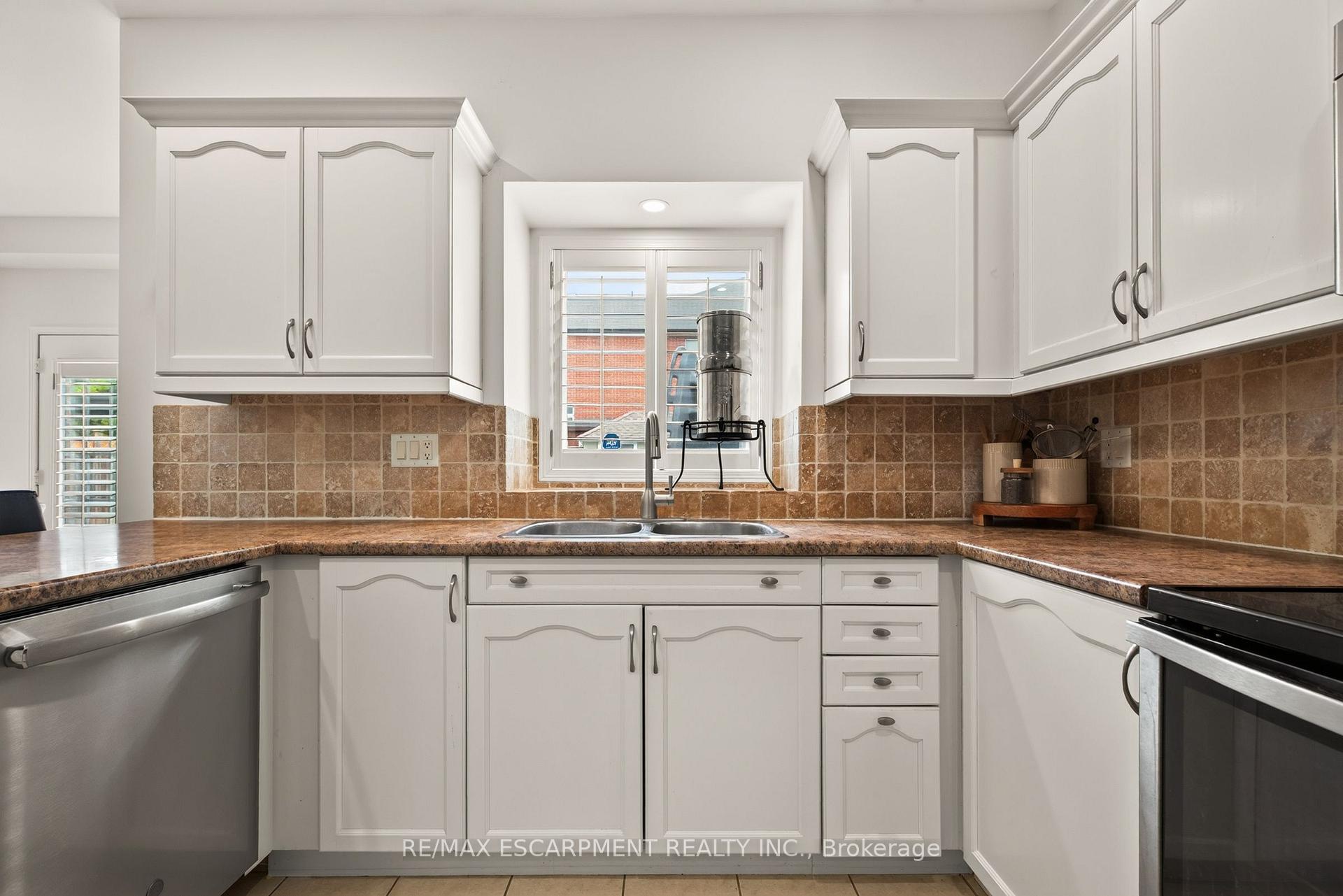 Photo 18 of 150 Davidson Boulevard, Hamilton, Dundas — HOMEH