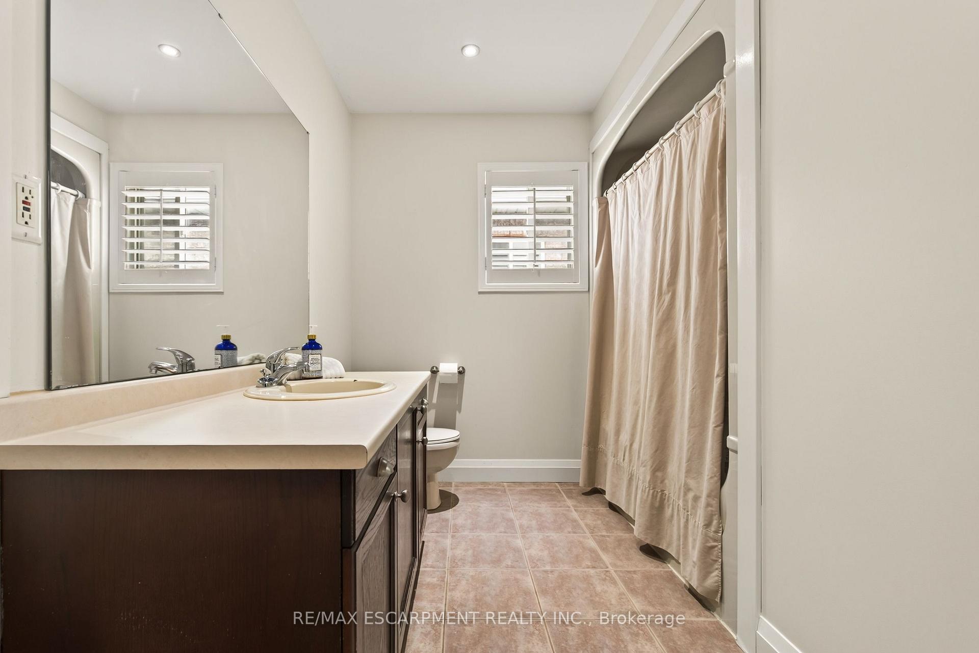 Photo 24 of 150 Davidson Boulevard, Hamilton, Dundas — HOMEH