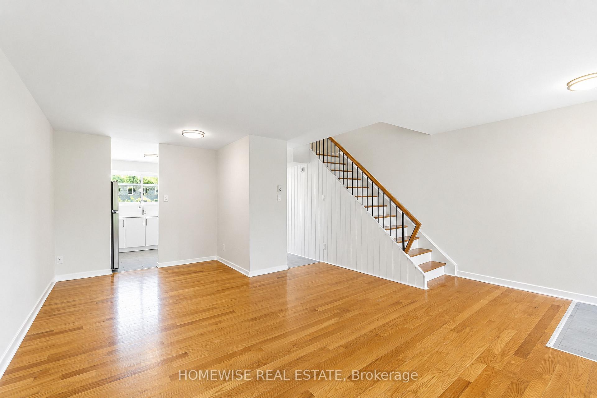 Photo 8 of Unit 33, 1400 Winding Trail, Mississauga, Applewood — HOMEH