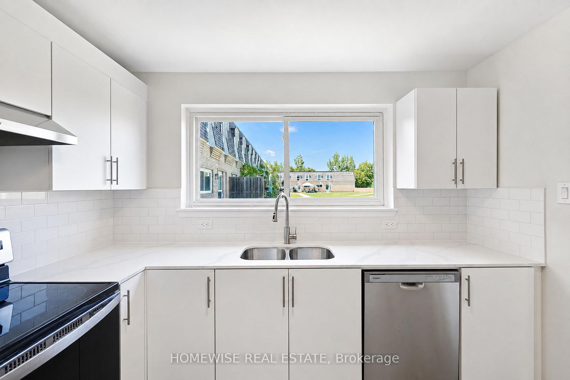 Photo 13 of Unit 33, 1400 Winding Trail, Mississauga, Applewood — HOMEH