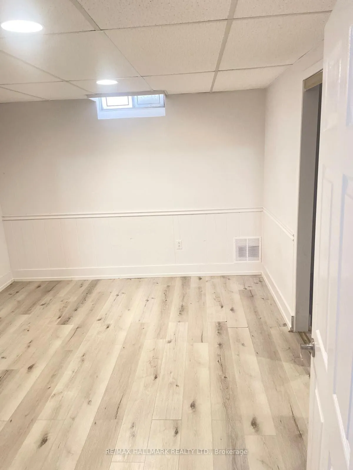 Photo 3 of Unit Basement, 31 Bellona Street, Vaughan, West Woodbridge — HOMEH