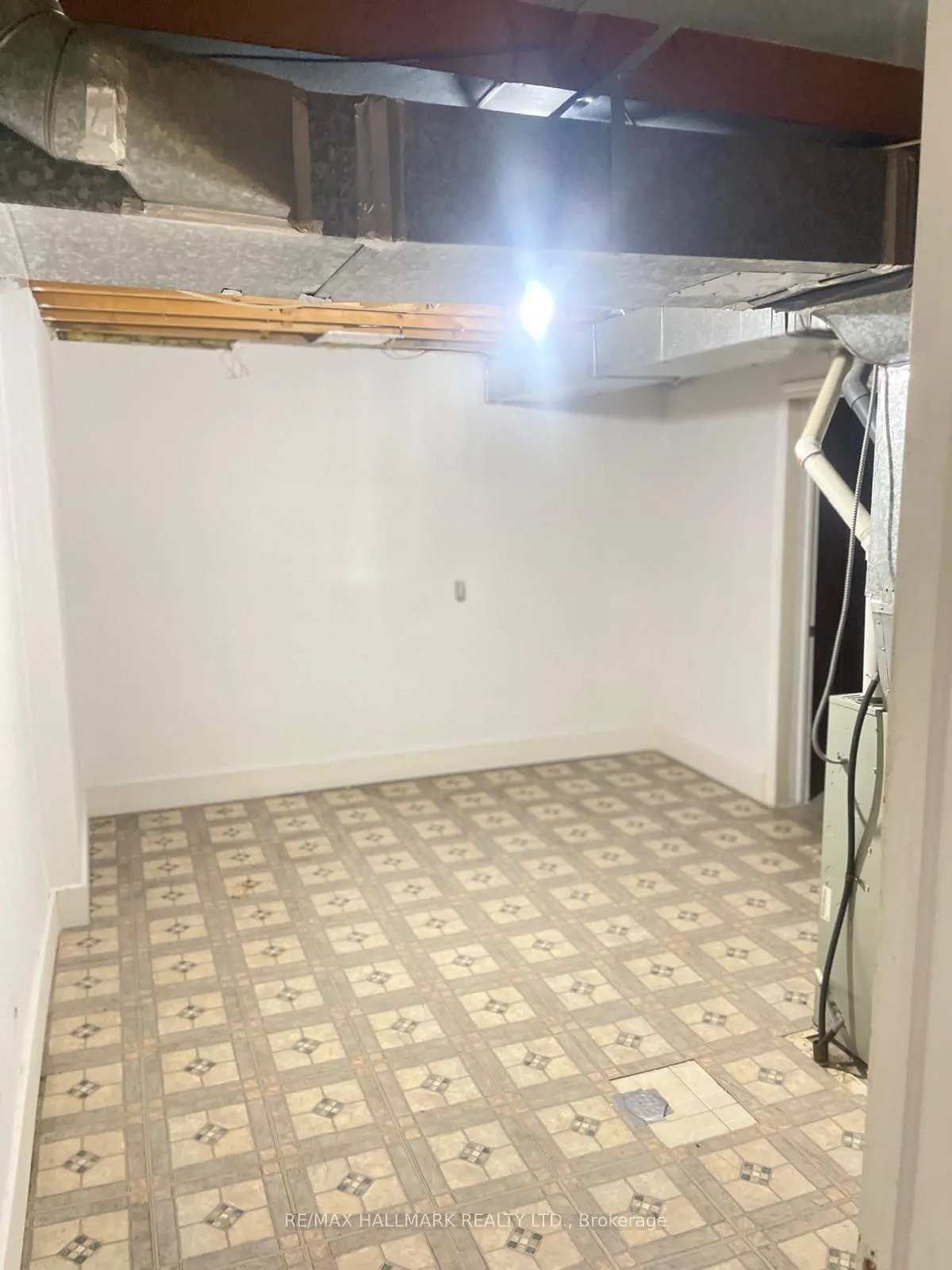 Photo 5 of Unit Basement, 31 Bellona Street, Vaughan, West Woodbridge — HOMEH