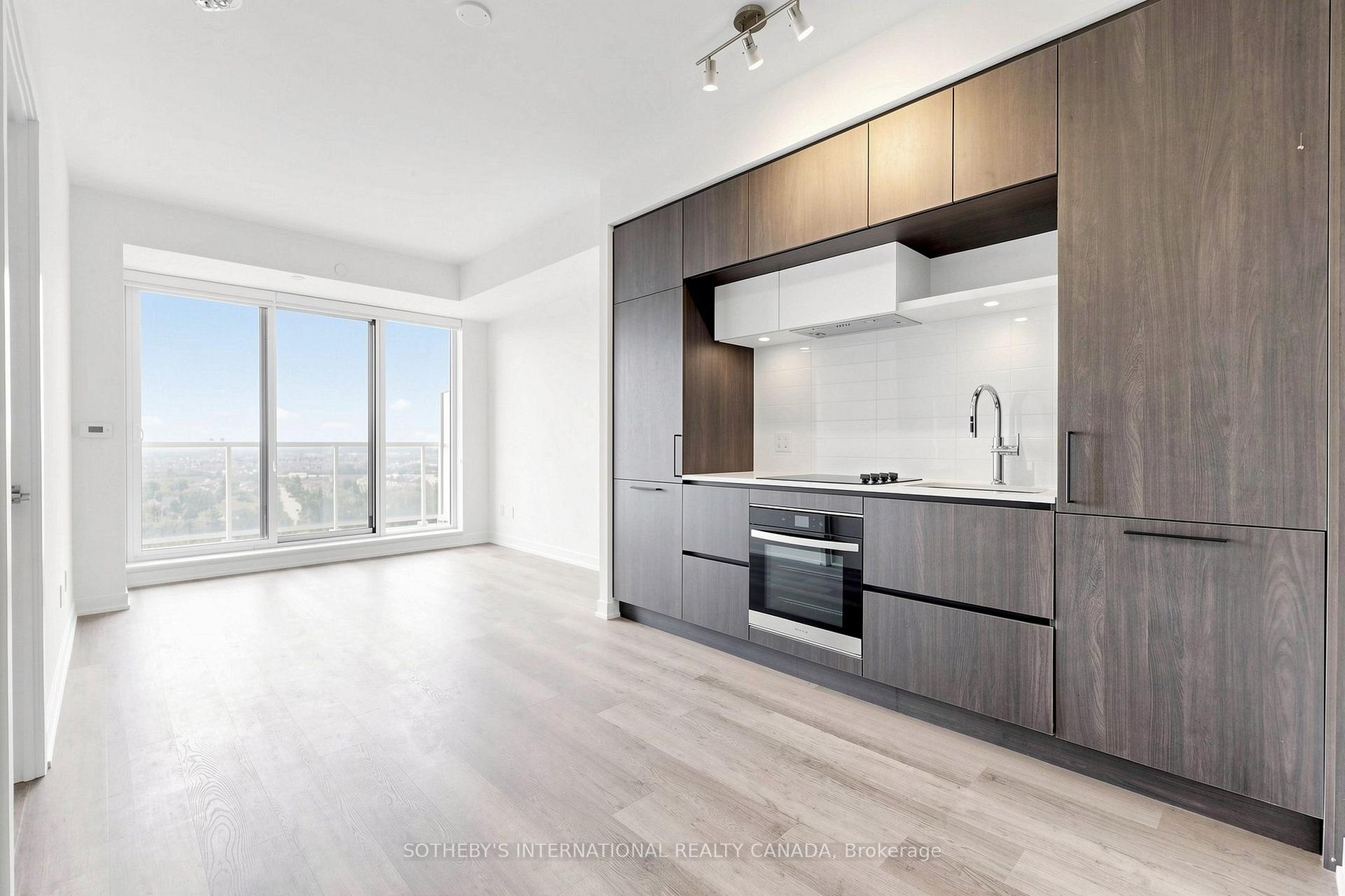 Photo 4 of Unit 1323, 2 David Eyer Road, Richmond Hill, Rural Richmond Hill — HOMEH