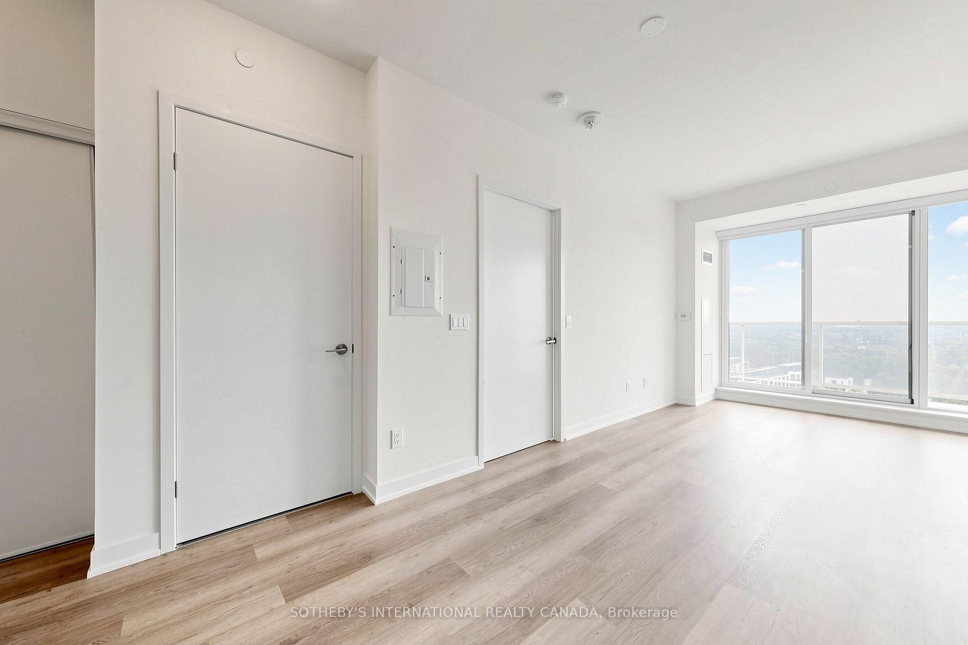 Photo 7 of Unit 1323, 2 David Eyer Road, Richmond Hill, Rural Richmond Hill — HOMEH