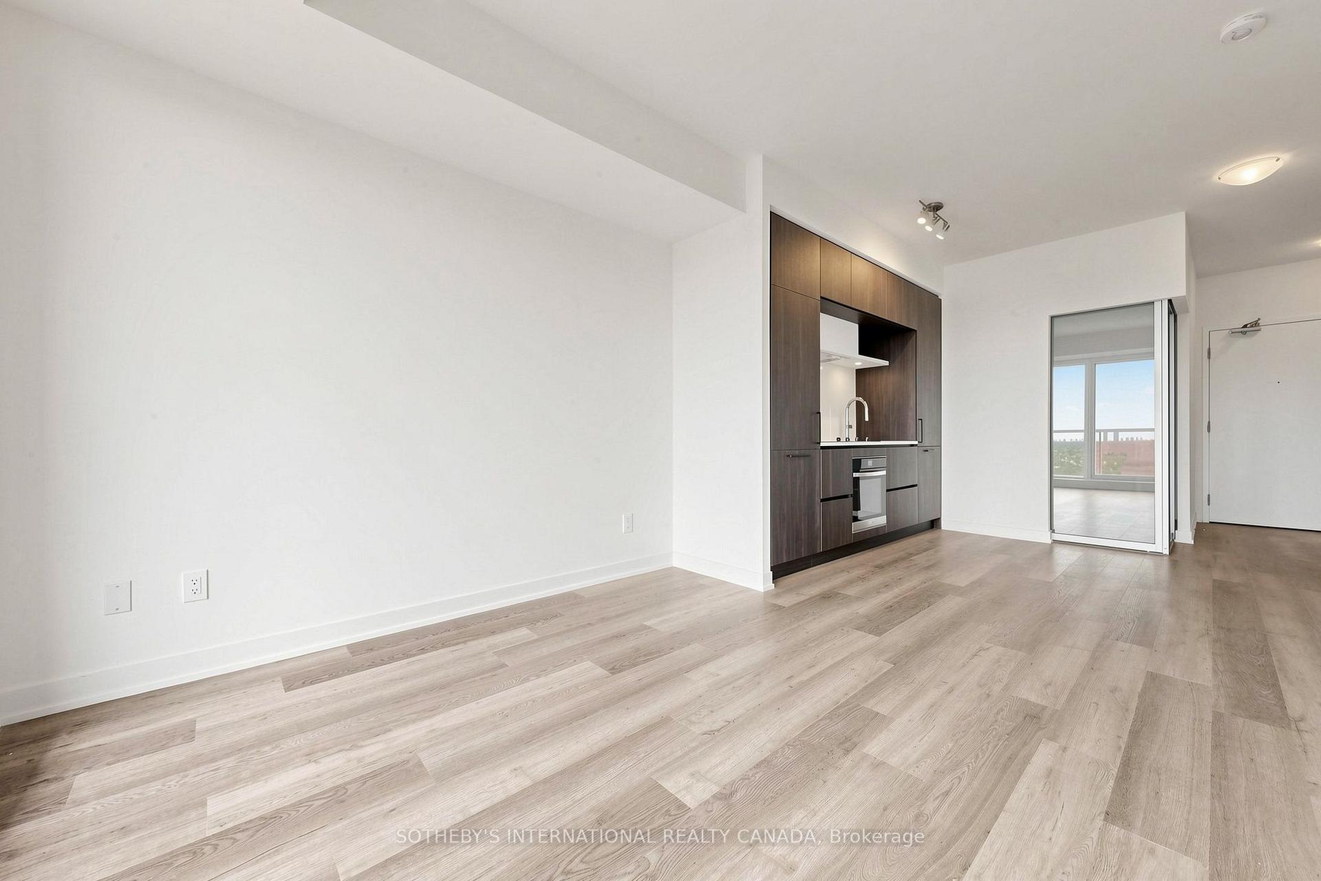 Photo 8 of Unit 1323, 2 David Eyer Road, Richmond Hill, Rural Richmond Hill — HOMEH