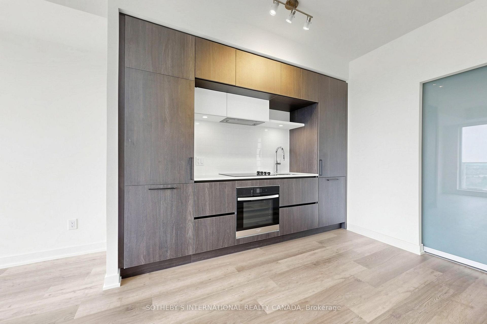 Photo 10 of Unit 1323, 2 David Eyer Road, Richmond Hill, Rural Richmond Hill — HOMEH