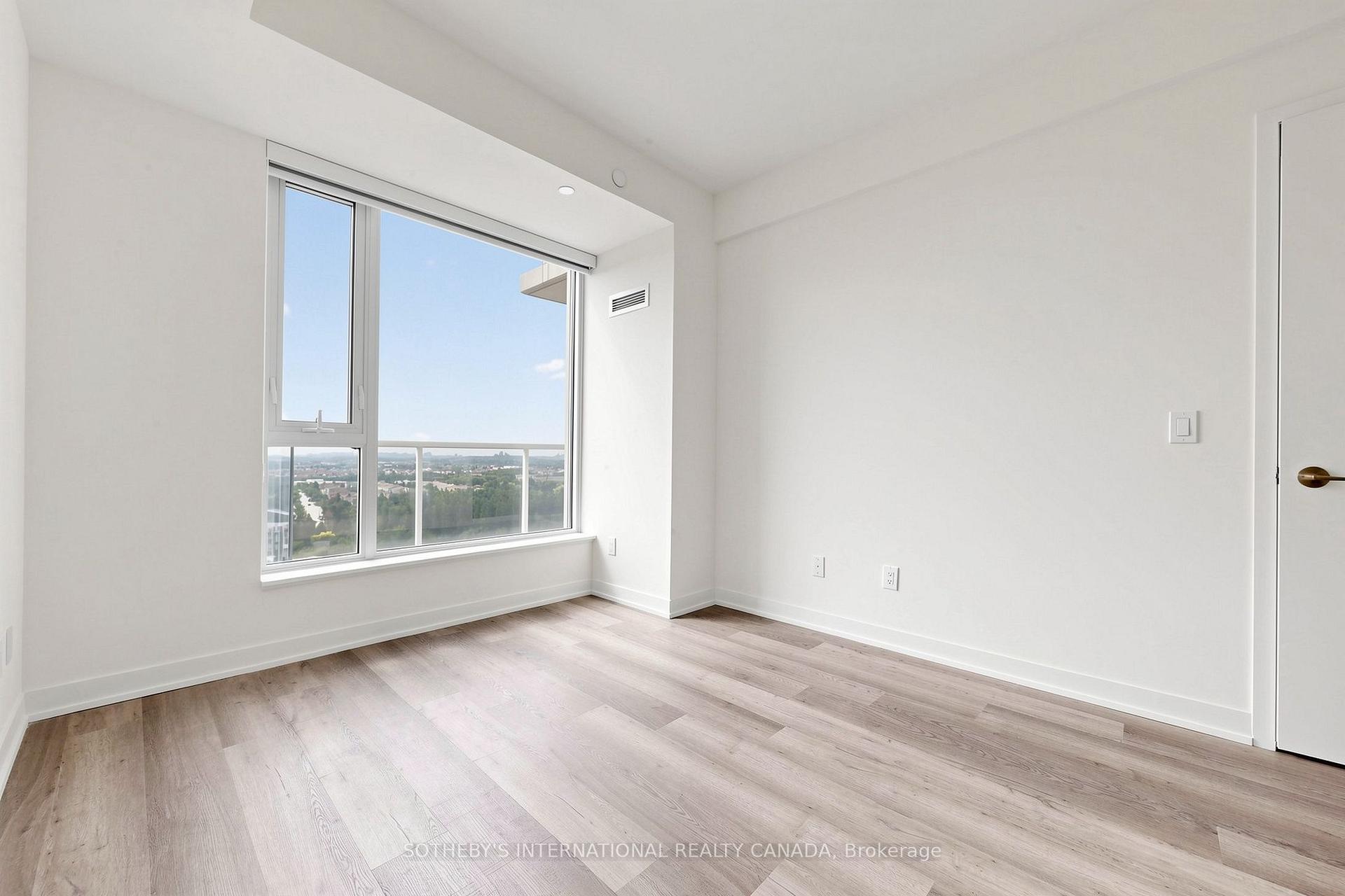 Photo 12 of Unit 1323, 2 David Eyer Road, Richmond Hill, Rural Richmond Hill — HOMEH