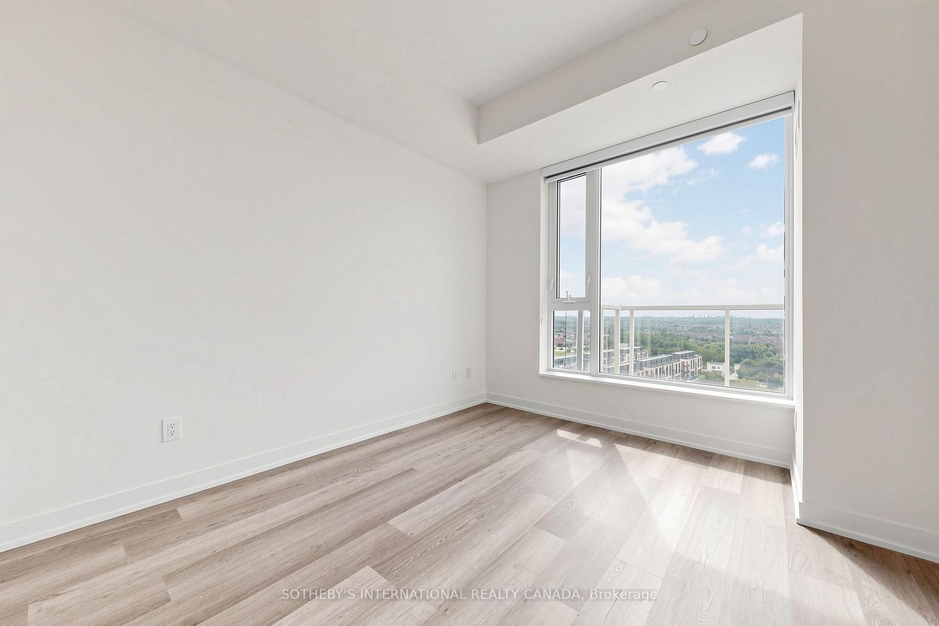 Photo 13 of Unit 1323, 2 David Eyer Road, Richmond Hill, Rural Richmond Hill — HOMEH