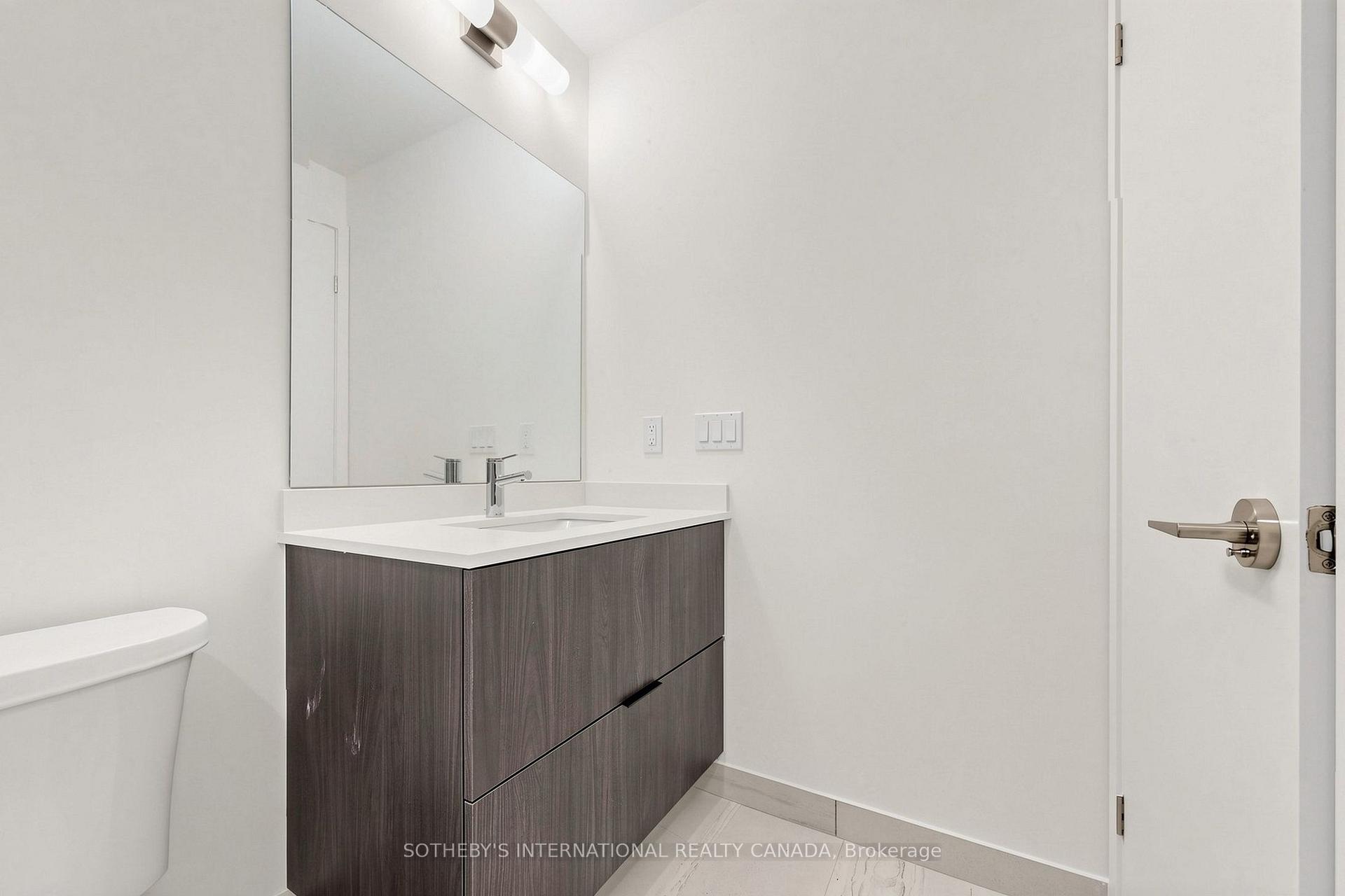 Photo 15 of Unit 1323, 2 David Eyer Road, Richmond Hill, Rural Richmond Hill — HOMEH