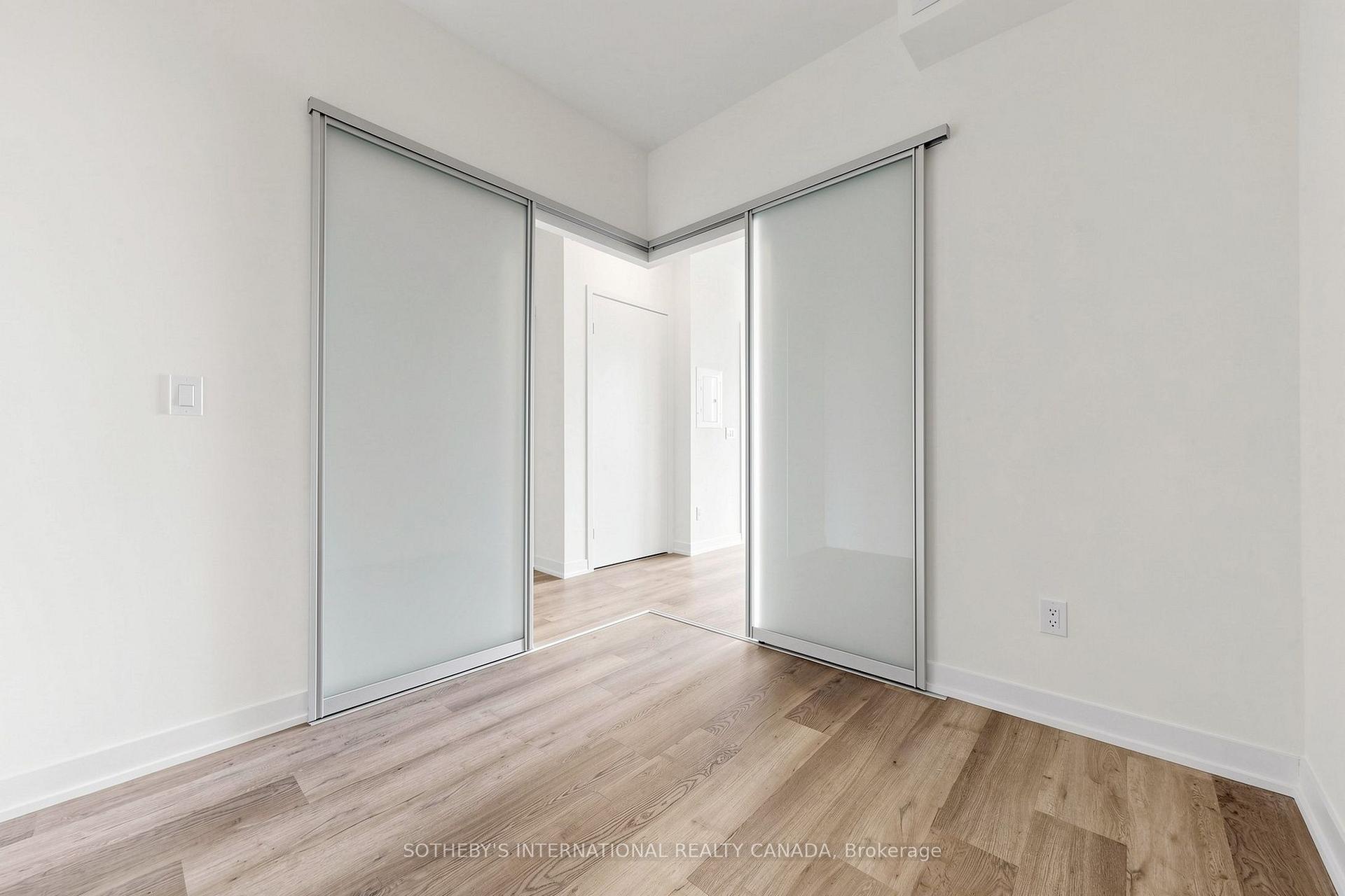Photo 16 of Unit 1323, 2 David Eyer Road, Richmond Hill, Rural Richmond Hill — HOMEH
