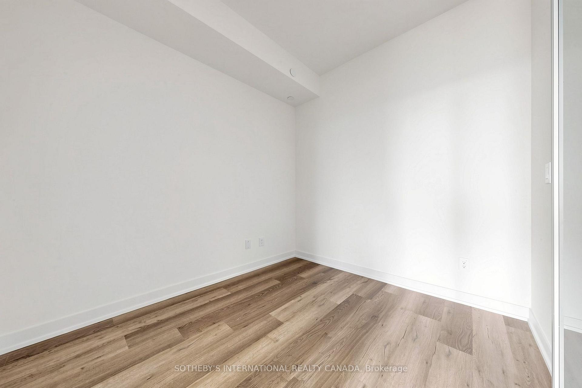 Photo 17 of Unit 1323, 2 David Eyer Road, Richmond Hill, Rural Richmond Hill — HOMEH