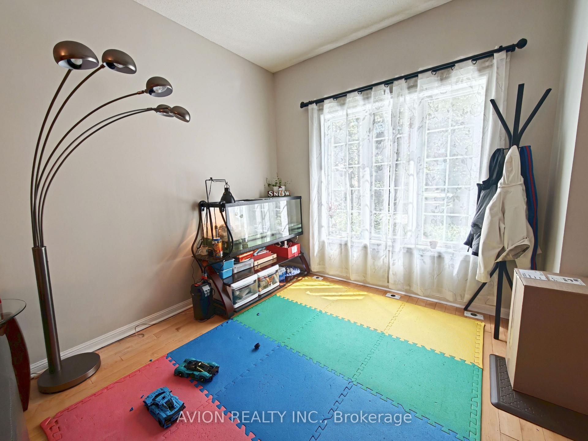 Photo 2 of Unit 9, 20 St Moritz Way, Markham, Unionville — HOMEH