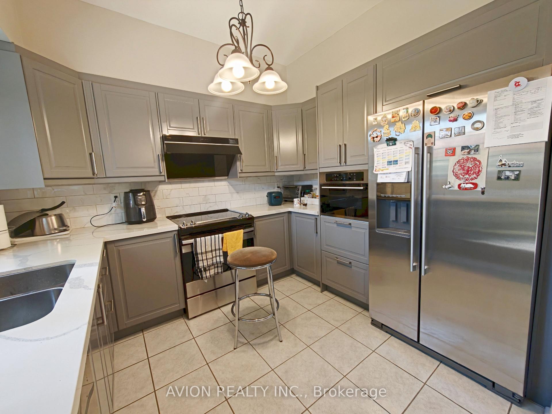 Photo 7 of Unit 9, 20 St Moritz Way, Markham, Unionville — HOMEH