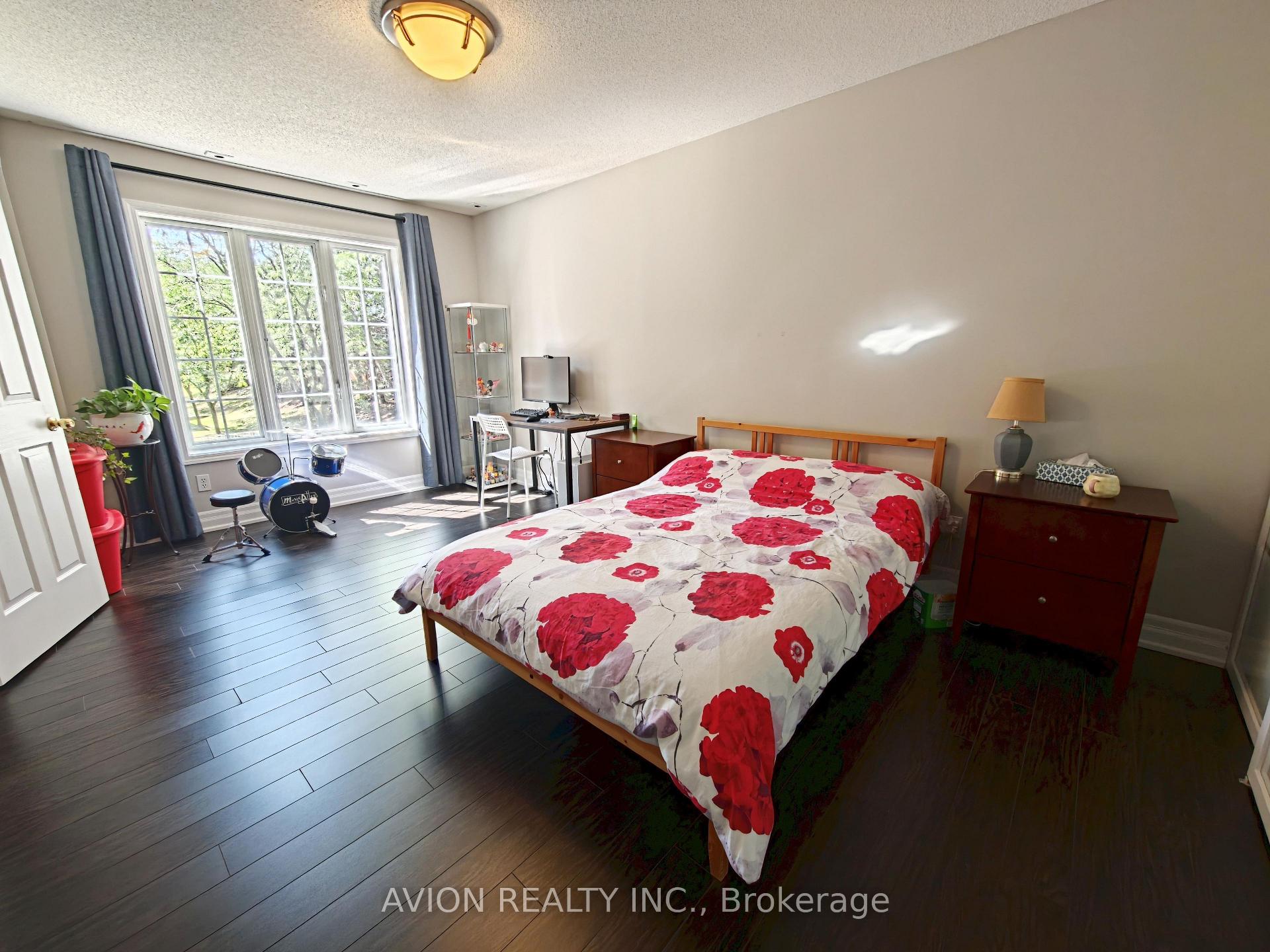 Photo 14 of Unit 9, 20 St Moritz Way, Markham, Unionville — HOMEH