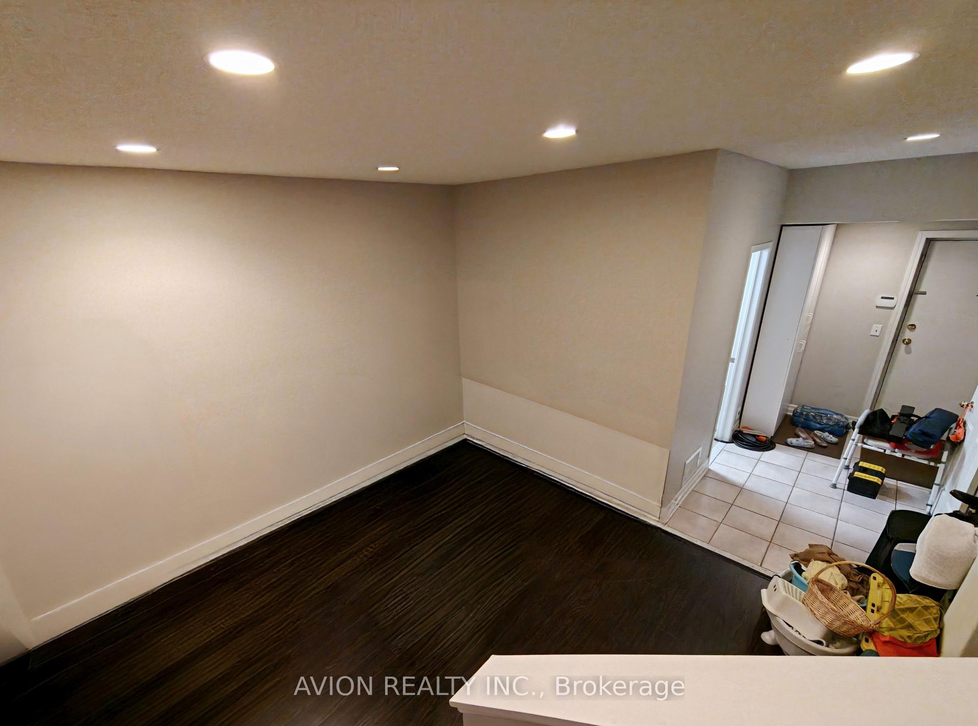 Photo 19 of Unit 9, 20 St Moritz Way, Markham, Unionville — HOMEH