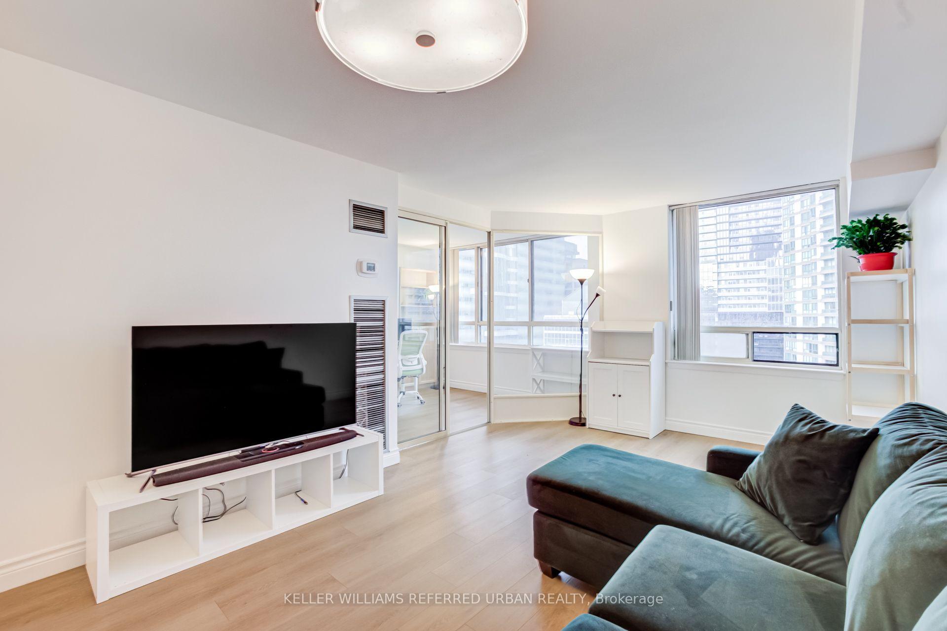 Photo 9 of Unit 2602, 633 Bay Street, Toronto, Bay Street Corridor — HOMEH