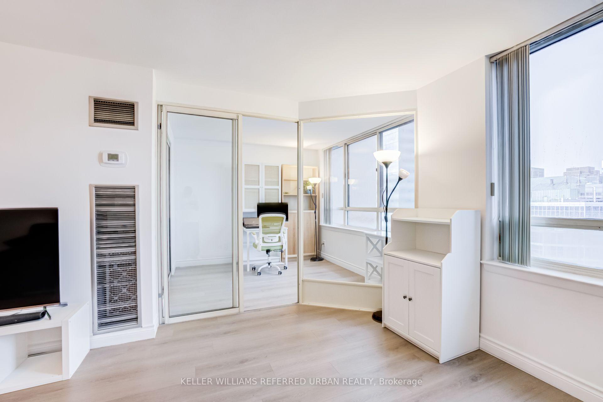 Photo 11 of Unit 2602, 633 Bay Street, Toronto, Bay Street Corridor — HOMEH
