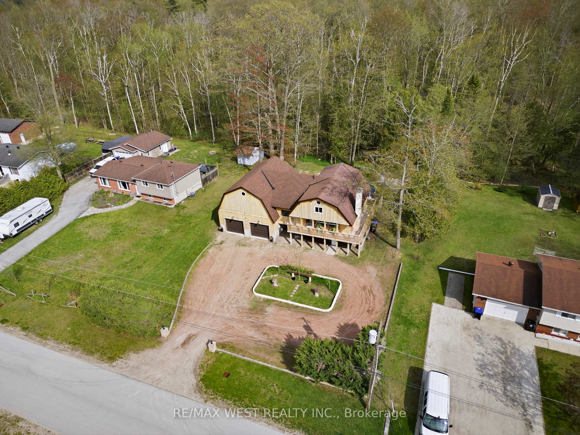 Photo 2 of 61 Antigua Drive, Wasaga Beach — HOMEH
