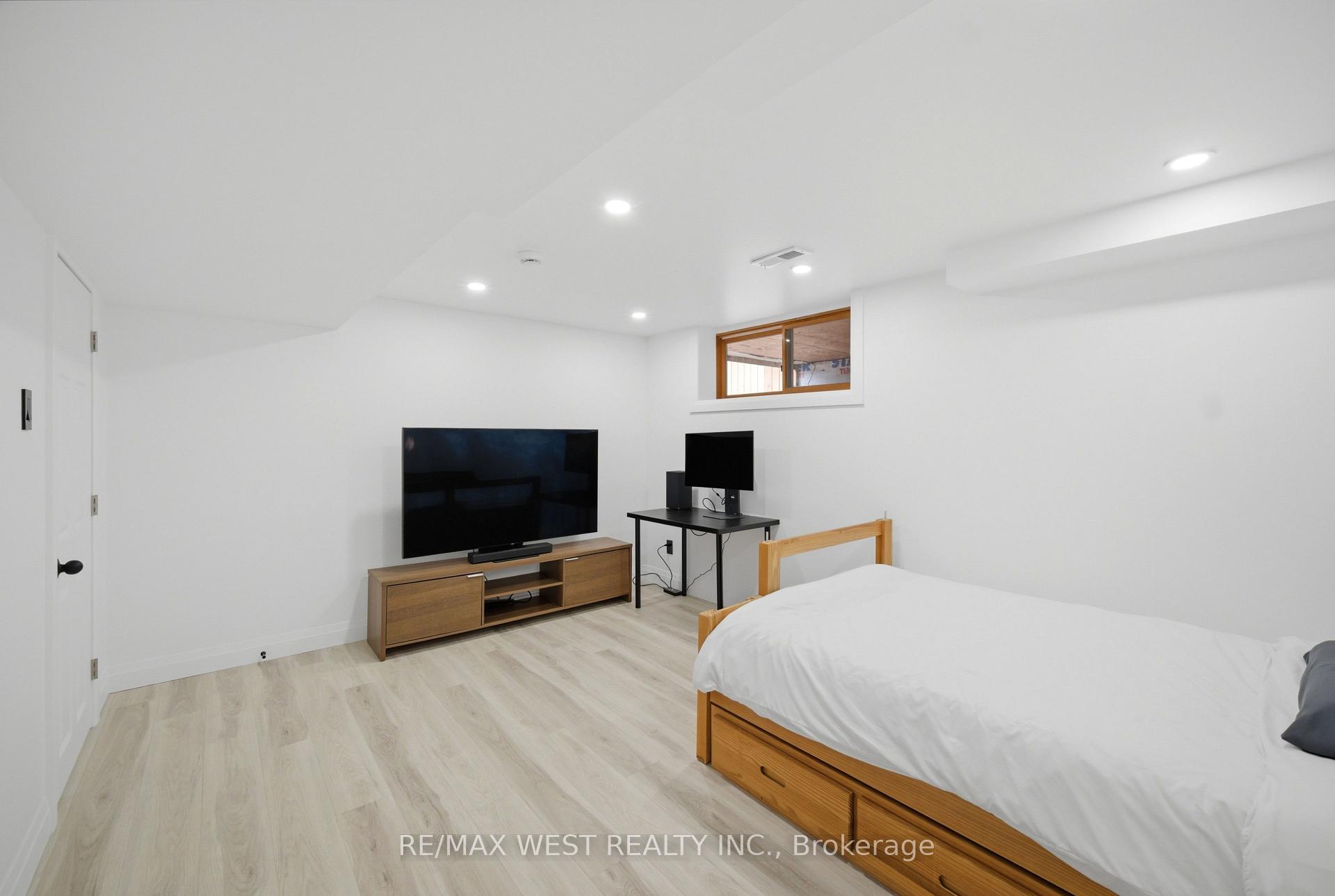 Photo 10 of 61 Antigua Drive, Wasaga Beach — HOMEH