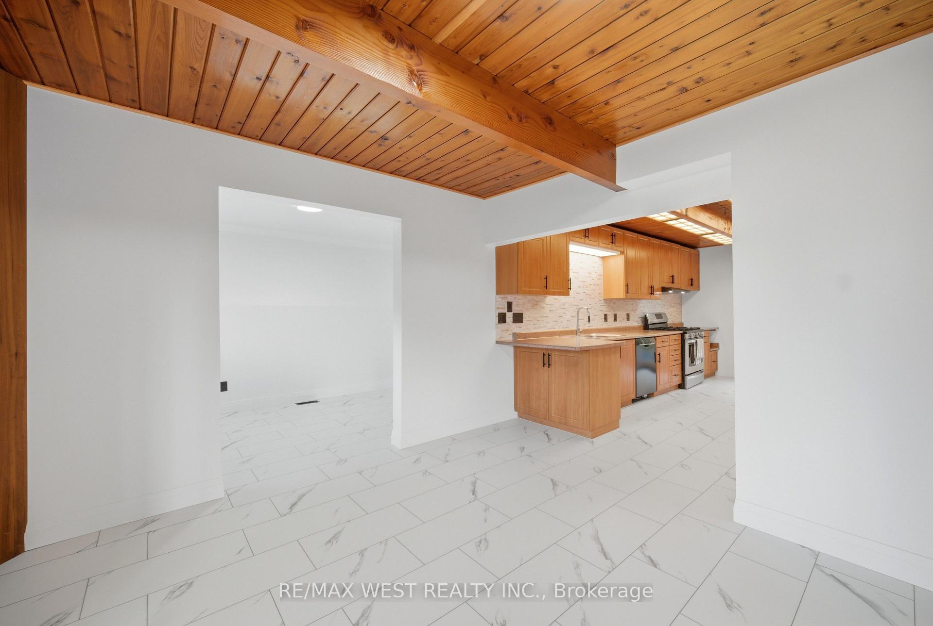 Photo 15 of 61 Antigua Drive, Wasaga Beach — HOMEH