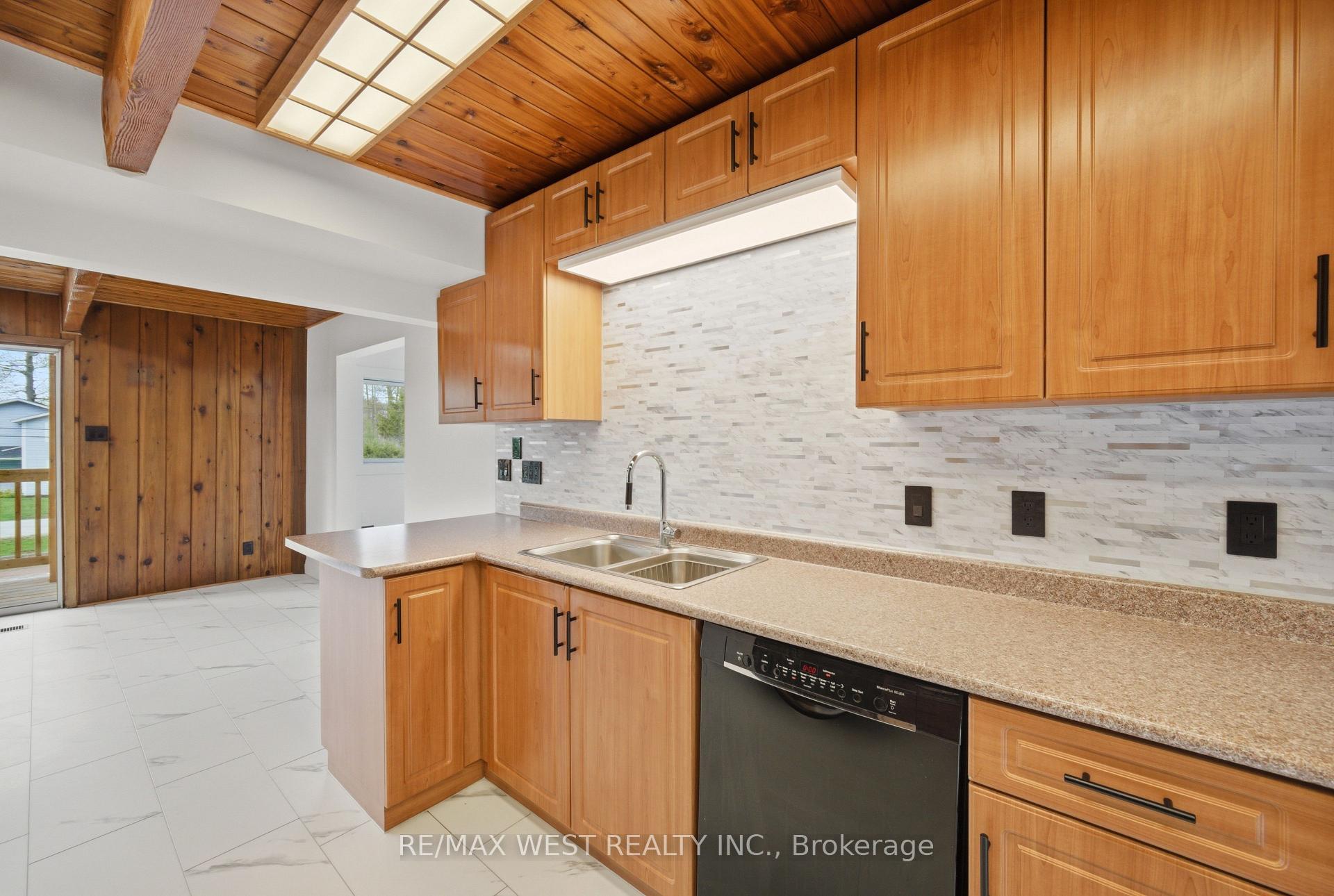 Photo 20 of 61 Antigua Drive, Wasaga Beach — HOMEH