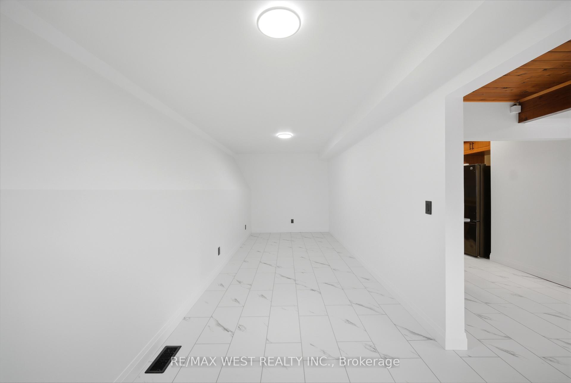 Photo 23 of 61 Antigua Drive, Wasaga Beach — HOMEH