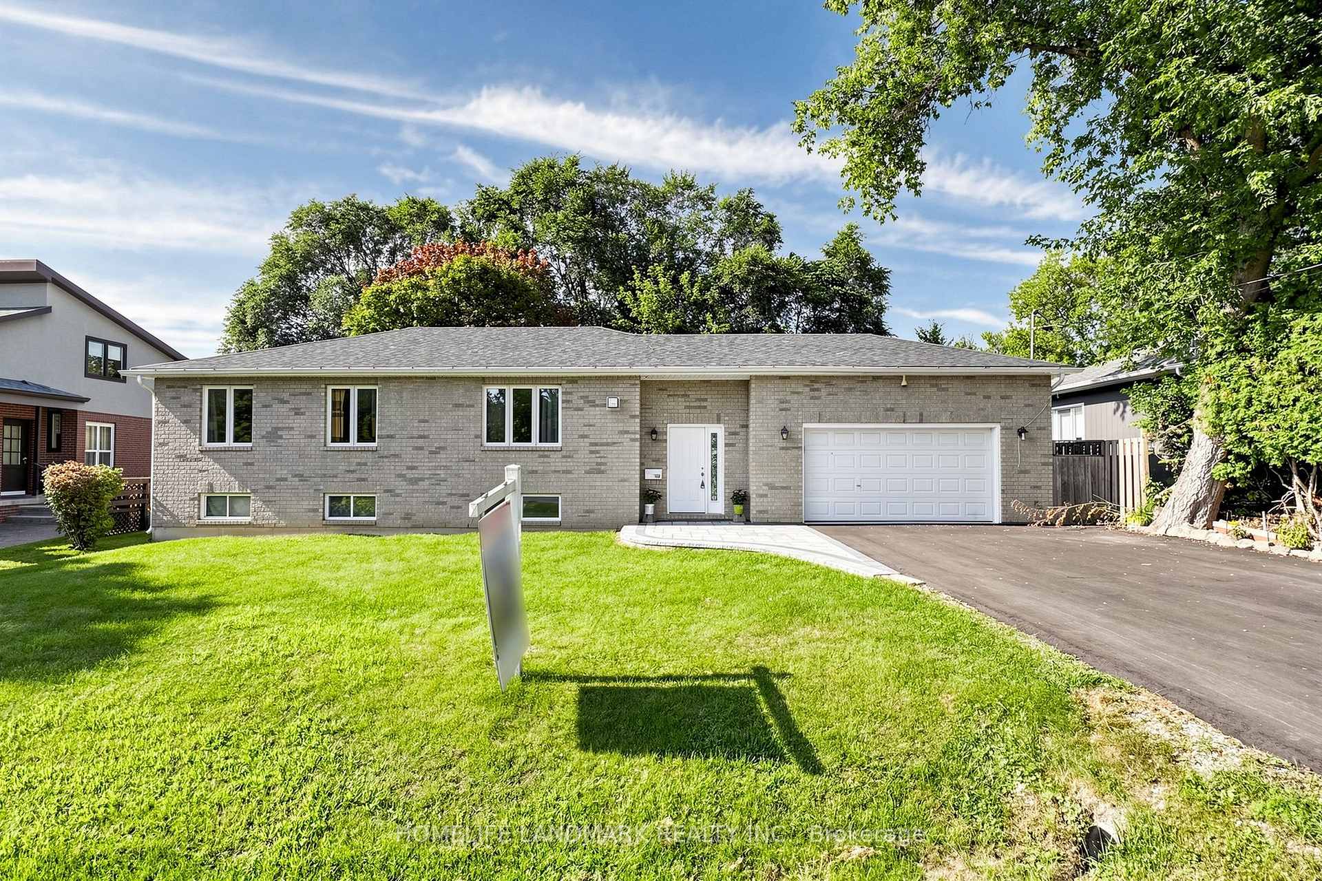 Photo 1 of 328 Winnifred Drive, Georgina, Keswick South — HOMEH