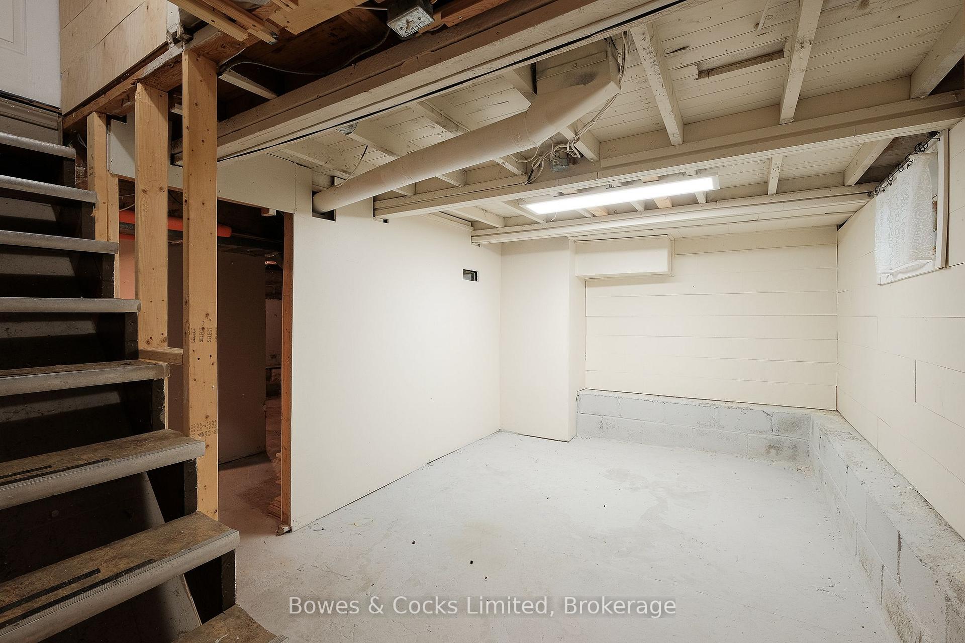 Photo 17 of 664 Park Street N, Peterborough, Northcrest Ward 5 — HOMEH