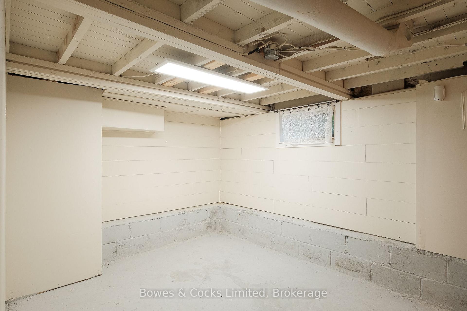Photo 18 of 664 Park Street N, Peterborough, Northcrest Ward 5 — HOMEH