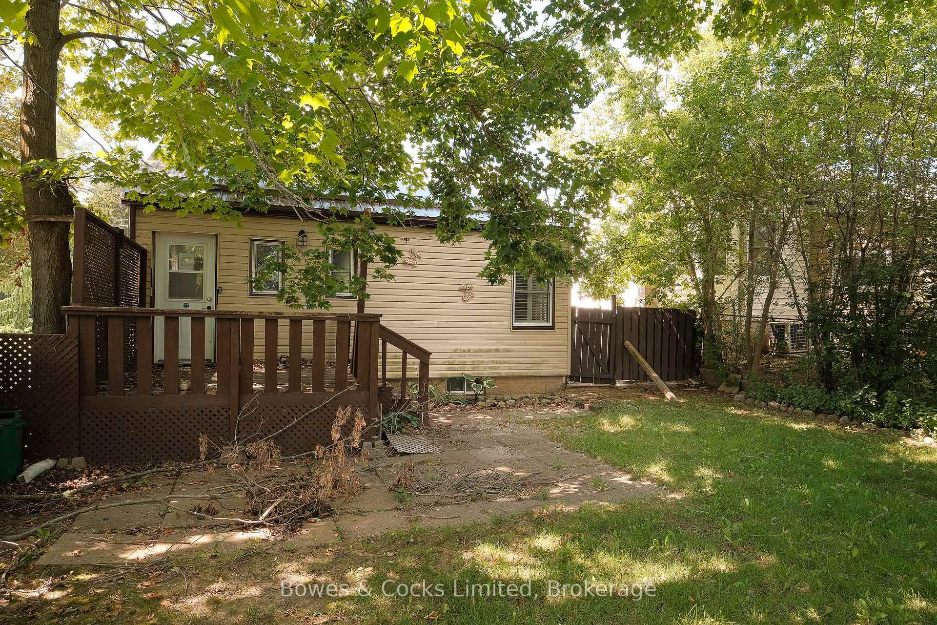 Photo 21 of 664 Park Street N, Peterborough, Northcrest Ward 5 — HOMEH